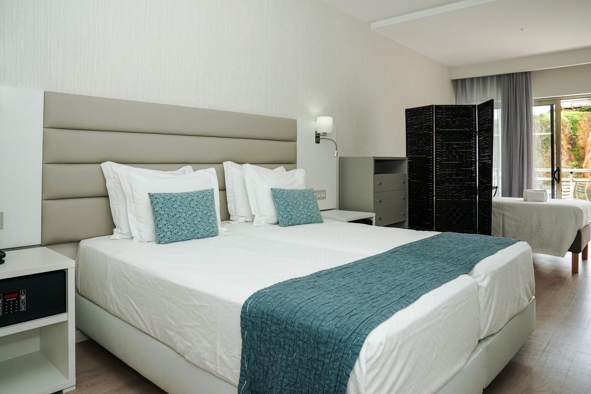 Carvi Beach Hotel Lagos Ngoại thất bức ảnh