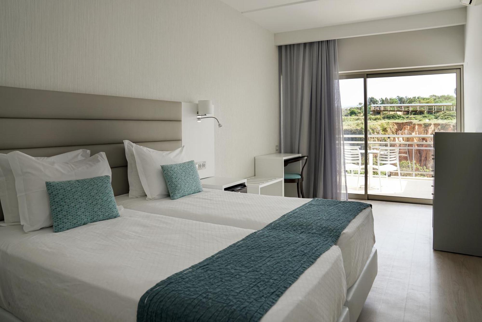 Carvi Beach Hotel Lagos Ngoại thất bức ảnh