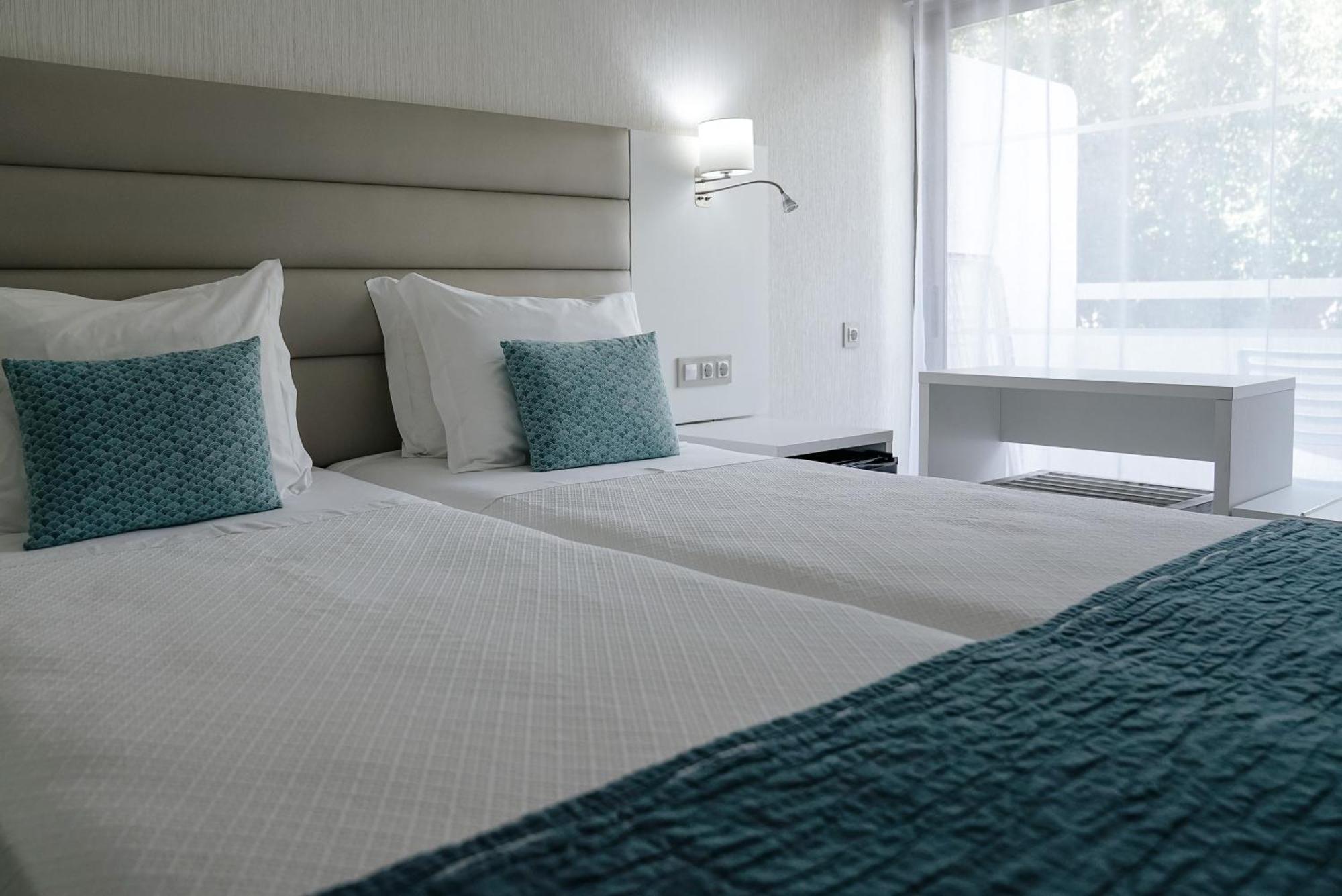 Carvi Beach Hotel Lagos Ngoại thất bức ảnh