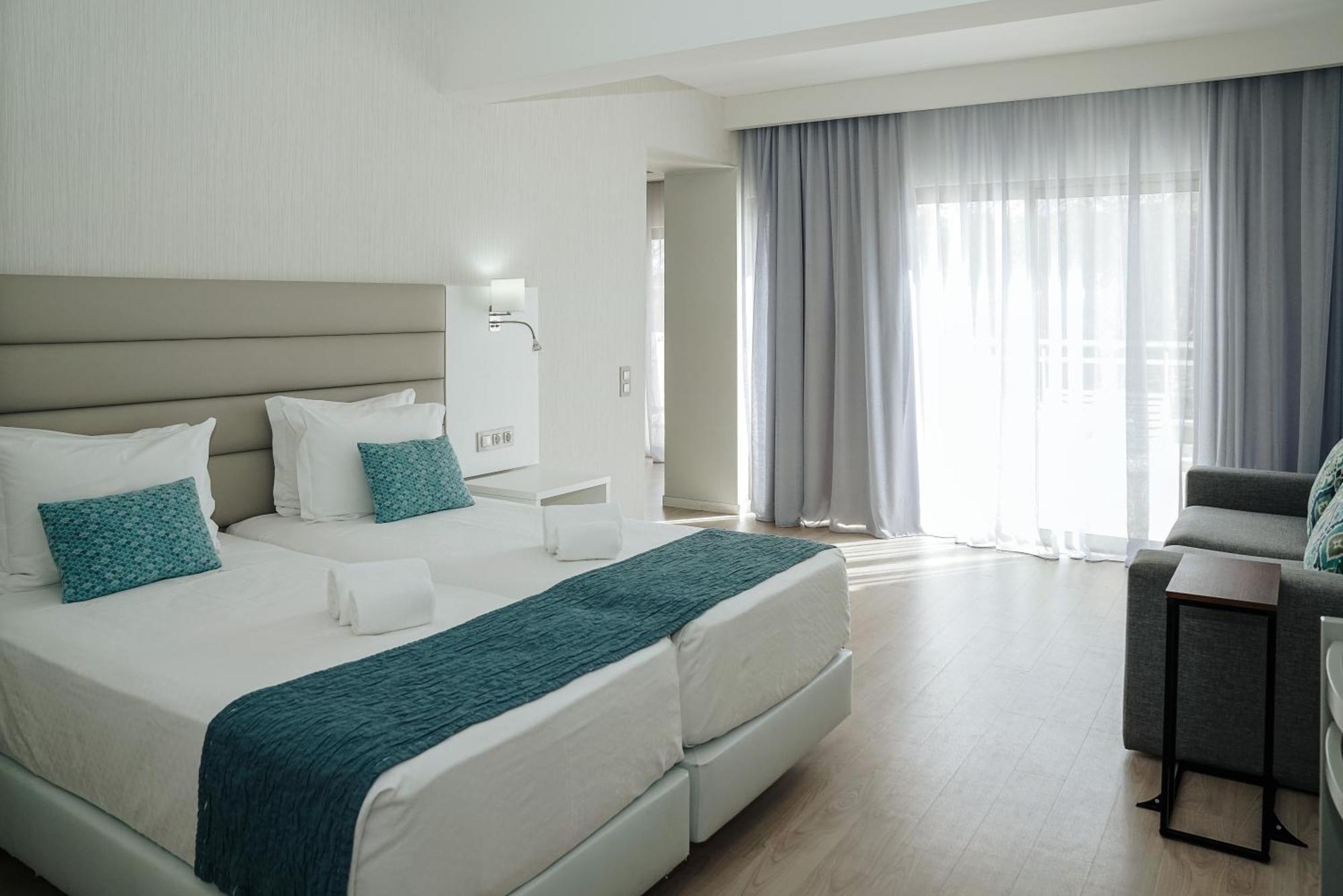 Carvi Beach Hotel Lagos Ngoại thất bức ảnh