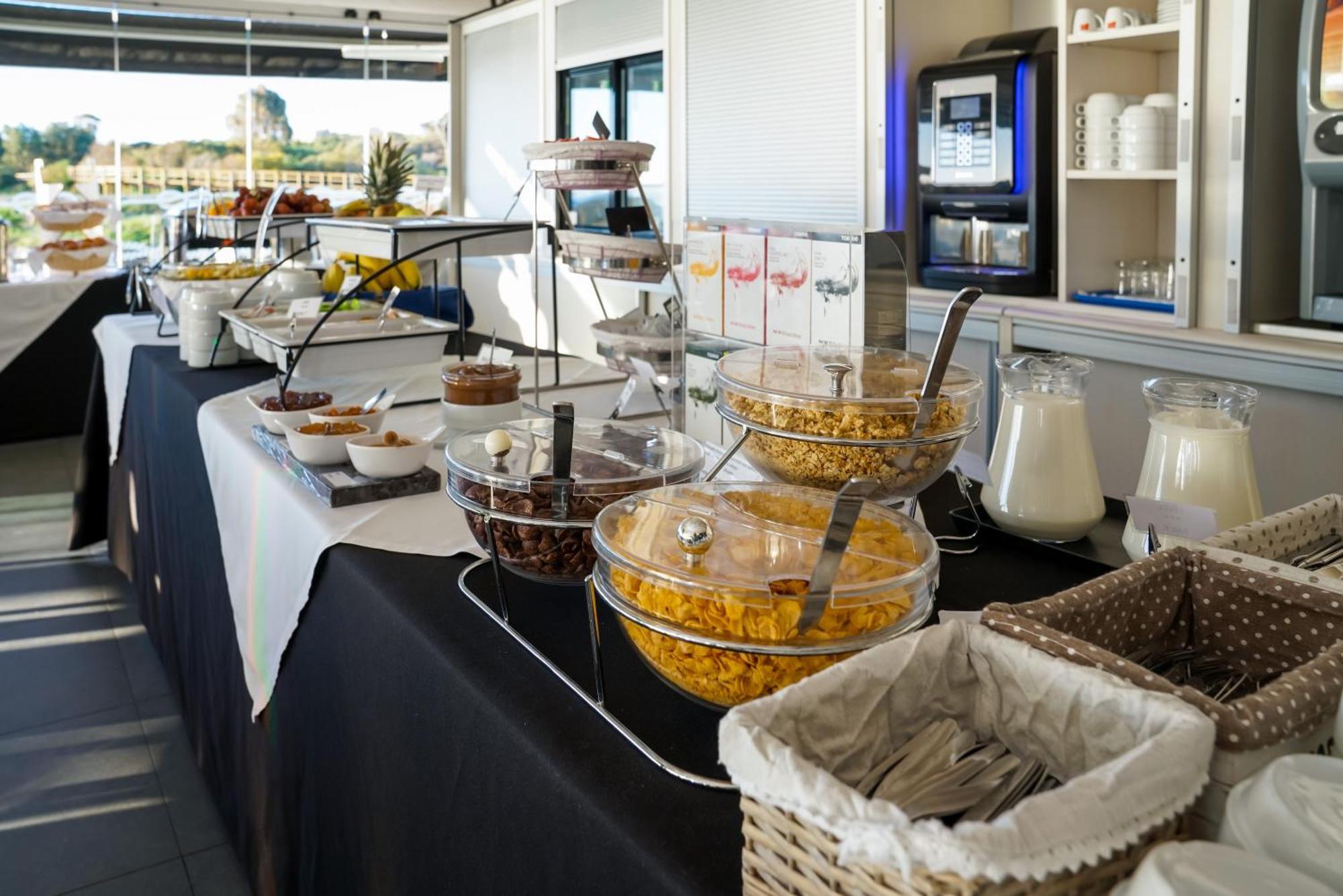 Carvi Beach Hotel Lagos Ngoại thất bức ảnh