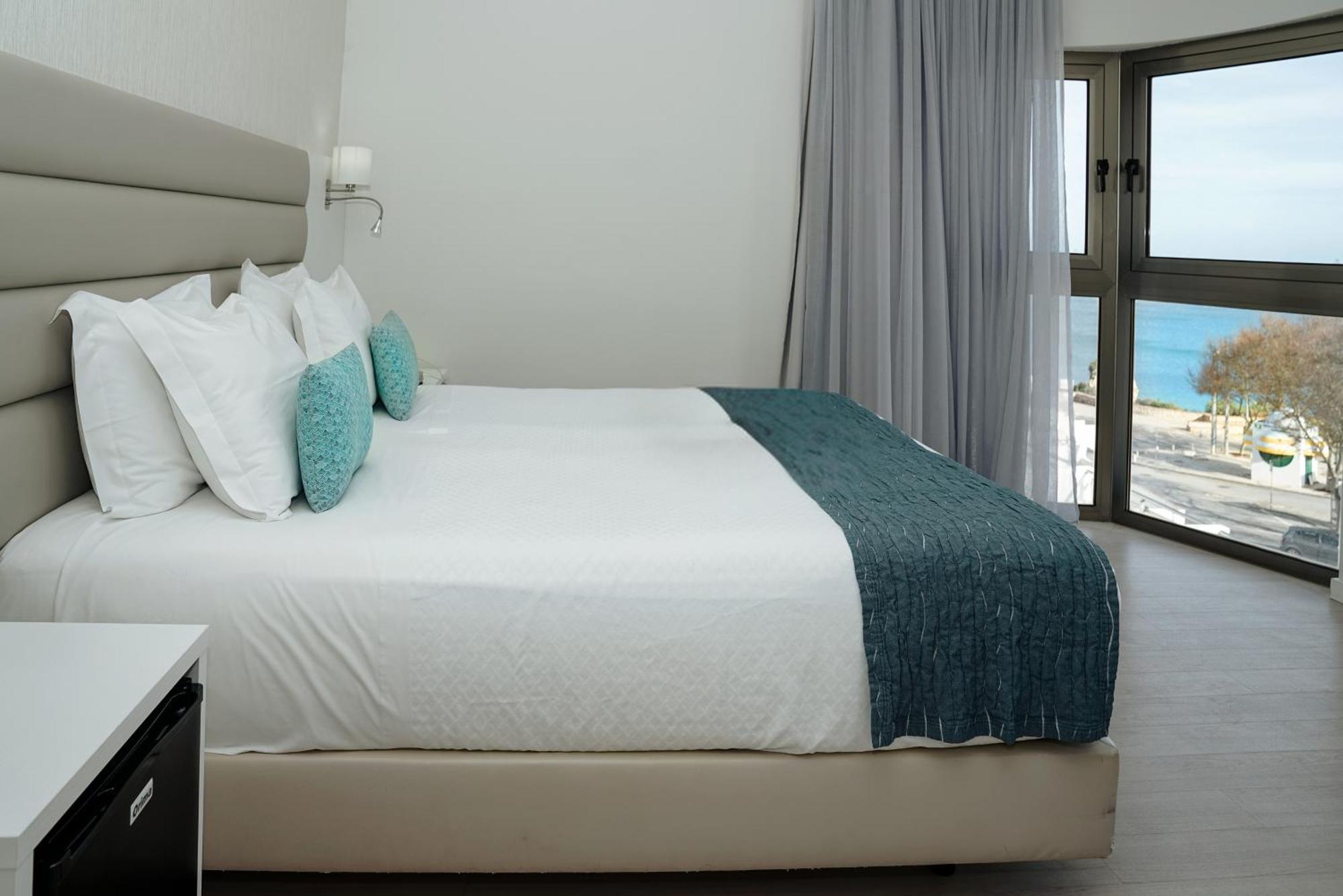 Carvi Beach Hotel Lagos Ngoại thất bức ảnh